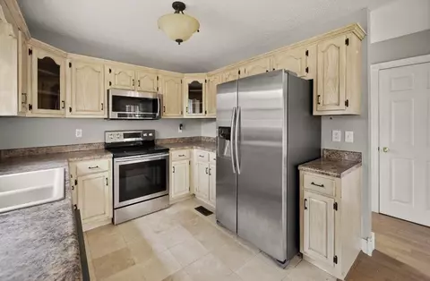 Kitchen - 55 Twin Pine Dr, Pine Knot, KY 42635 photo 4 of 4