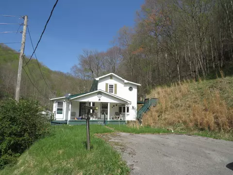 440 Tan Yard Holw, Whitesburg, KY 41858