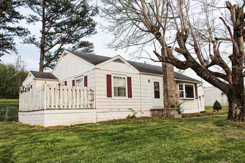 6279 Us-421, Mckee, KY 40447 photo 3