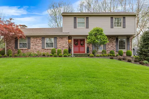 154 Woodford Dr, Winchester, KY 40391