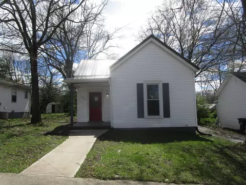 244 Brooks St, Paris, KY 40361