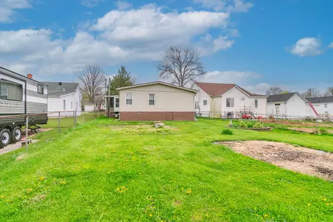 Exterior - 30 Ashland Ave, Winchester, KY 40391 photo 7 of 10