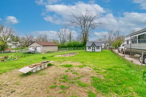 Exterior - 30 Ashland Ave, Winchester, KY 40391 photo 6 of 10