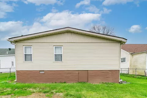Exterior - 30 Ashland Ave, Winchester, KY 40391 photo 9 of 10