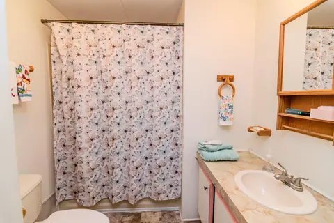 Bath - 30 Ashland Ave, Winchester, KY 40391 photo 10 of 11