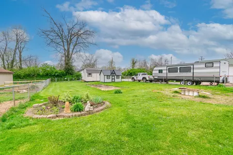 Exterior - 30 Ashland Ave, Winchester, KY 40391 photo 5 of 10