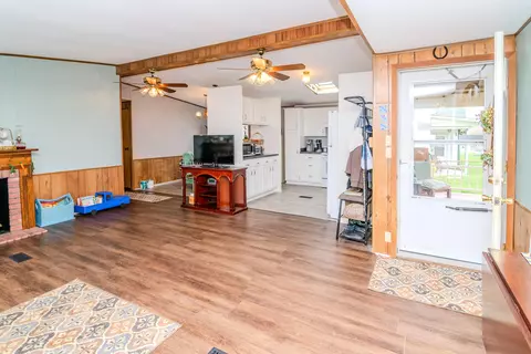 Kitchen - 30 Ashland Ave, Winchester, KY 40391 photo 1 of 10