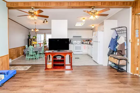 Kitchen - 30 Ashland Ave, Winchester, KY 40391 photo 2 of 10