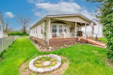 Exterior - 30 Ashland Ave, Winchester, KY 40391 photo 4 of 10