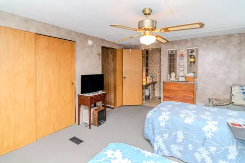 Bedroom - 30 Ashland Ave, Winchester, KY 40391 photo 3 of 6