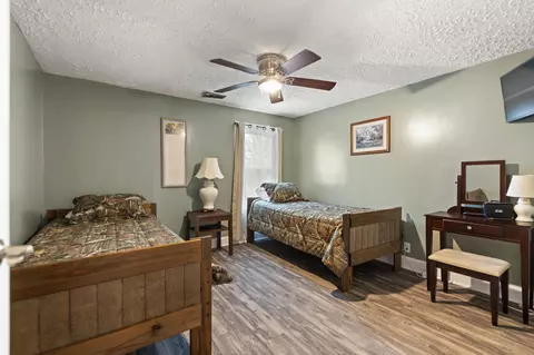Bedroom - 39 Morris St, Stanton, KY 40380 photo 12 of 17