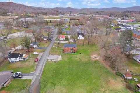 View/Area - 39 Morris St, Stanton, KY 40380 photo 3 of 9