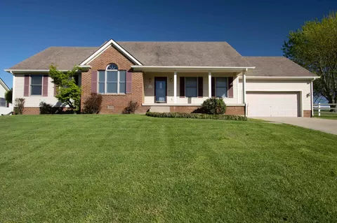 150 Pin Oak Dr, Lancaster, KY 40444