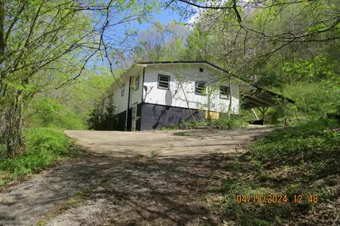 98 Whitehead Ln, Harlan, KY 40831