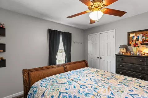 Bedroom - 256 Rolling Meadows Dr, Lancaster, KY 40444 photo 5 of 6