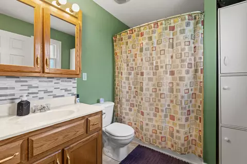Bath - 256 Rolling Meadows Dr, Lancaster, KY 40444 photo 2 of 2