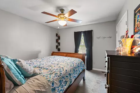 Bedroom - 256 Rolling Meadows Dr, Lancaster, KY 40444 photo 4 of 6