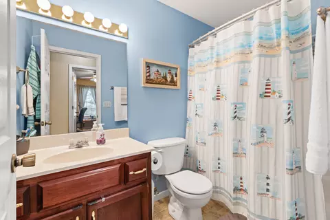 Bath - 256 Rolling Meadows Dr, Lancaster, KY 40444 photo 1 of 2