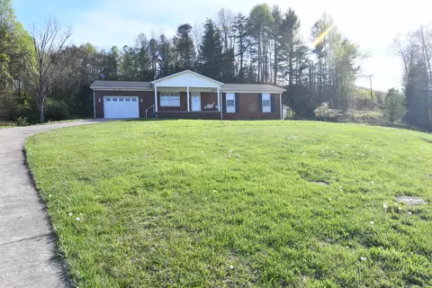 365 Sharkey Rd, Morehead, KY 40351