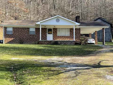 5803 Ky 1304, Hinkle, KY 40953