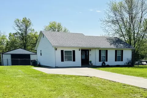 175 Christina Dr, Salvisa, KY 40372