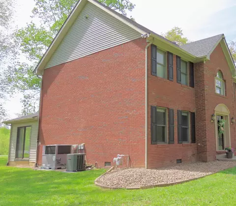Exterior - 61 Winners Circle Trl, Corbin, KY 40701 photo 8 of 12