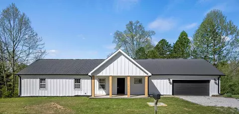 1598 Sandy Ridge Rd, Campton, KY 41301 photo 2
