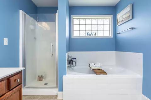 Bath - 104 Brahms Ct, Georgetown, KY 40324 photo 3 of 4