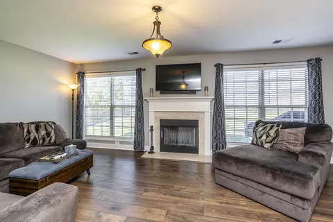 Living - 104 Brahms Ct, Georgetown, KY 40324 photo 1 of 3