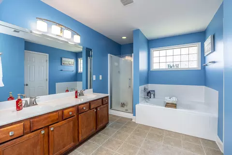 Bath - 104 Brahms Ct, Georgetown, KY 40324 photo 2 of 4