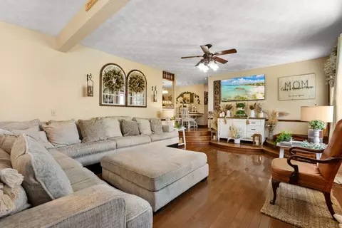 1955 Moores Flat Rd, Morehead, KY 40351