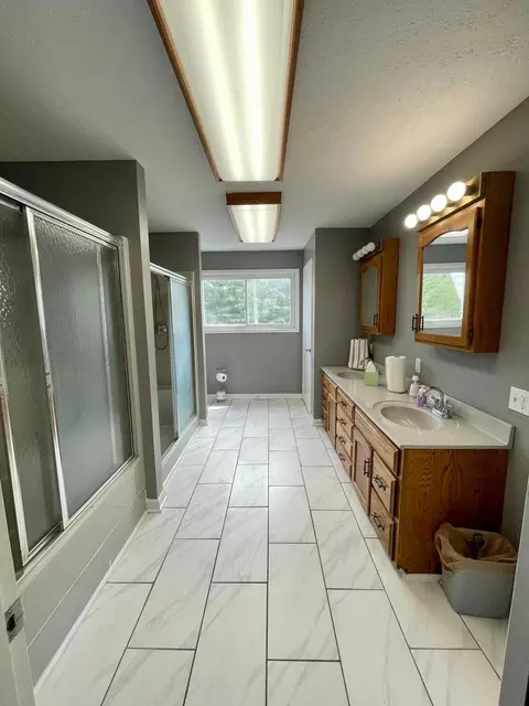 Bath - 128 Baltimore Ln, Pine Knot, KY 42635 photo 1 of 7