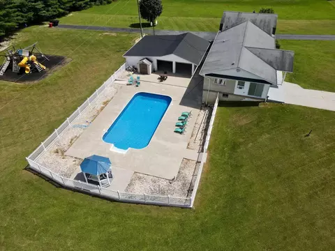 Exterior - 128 Baltimore Ln, Pine Knot, KY 42635 photo 4 of 25