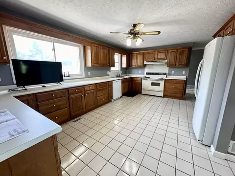 Kitchen - 128 Baltimore Ln, Pine Knot, KY 42635 photo 1 of 5