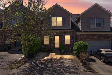 102 Florence Ct, Nicholasville, KY 40356