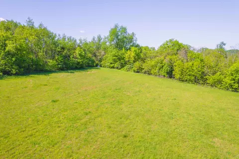 3334 Harmons Lick Rd, Paint Lick, KY 40461