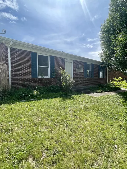 108 Kingsway Dr, Nicholasville, KY 40356