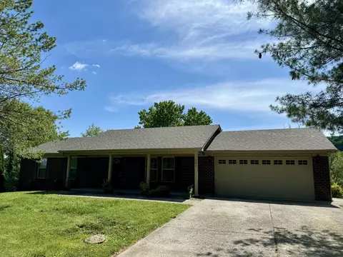 201 Pinecrest Ct, Berea, KY 40403
