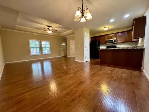 201 Pinecrest Ct, Berea, KY 40403 photo 3