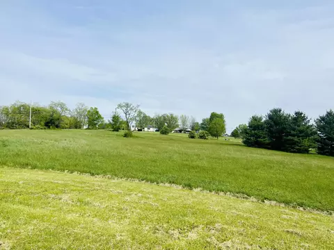 1001 Stonehill Ct, Danville, KY 40422