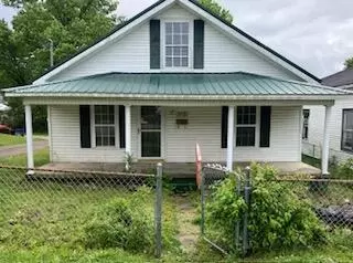 112 Oak St, Irvine, KY 40336
