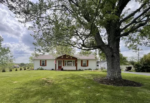 860 Old Louisville Rd, Salvisa, KY 40372
