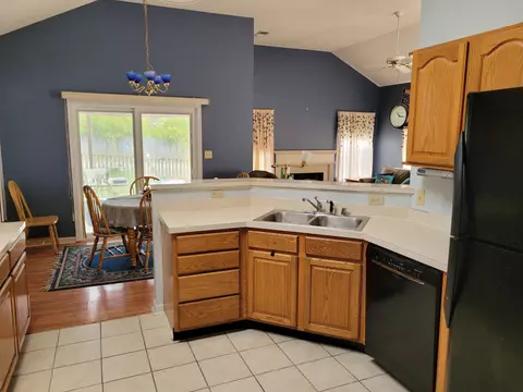 Kitchen - 117 Willow Ln, Georgetown, KY 40324 photo 1 of 3