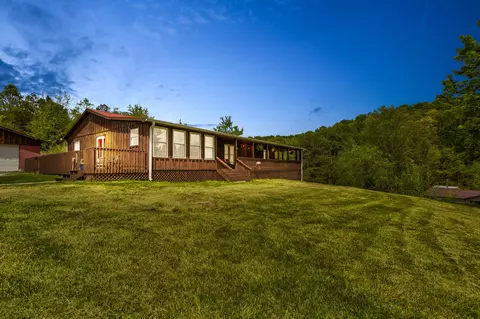155 Zola Ln, Stanton, KY 40380