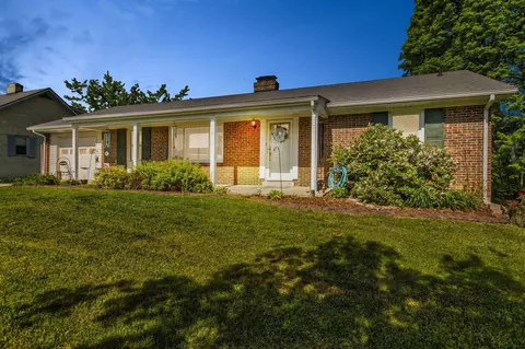 122 Westwood Dr, Richmond, KY 40475
