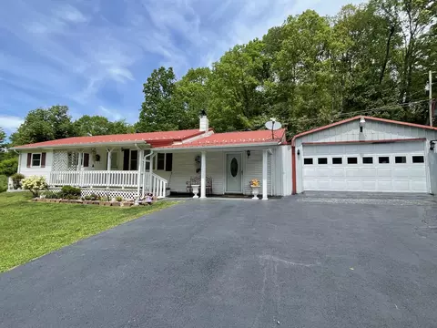 4478 Mt Zion Rd, East Bernstadt, KY 40729
