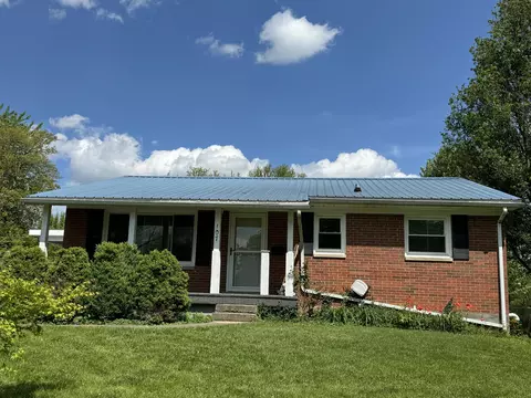 107 Willowcrest Dr, Frankfort, KY 40601