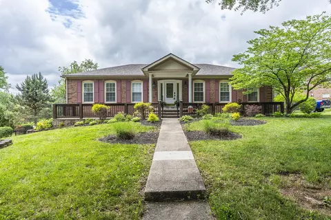 384 Atwood Dr, Lexington, KY 40515