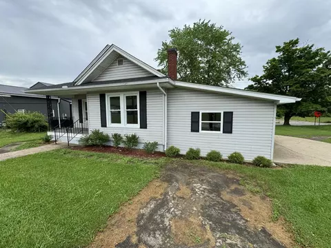 553 W Water St, Flemingsburg, KY 41041