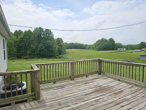 Exterior - 115 Mathes Ln, Mckee, KY 40447 photo 7 of 8